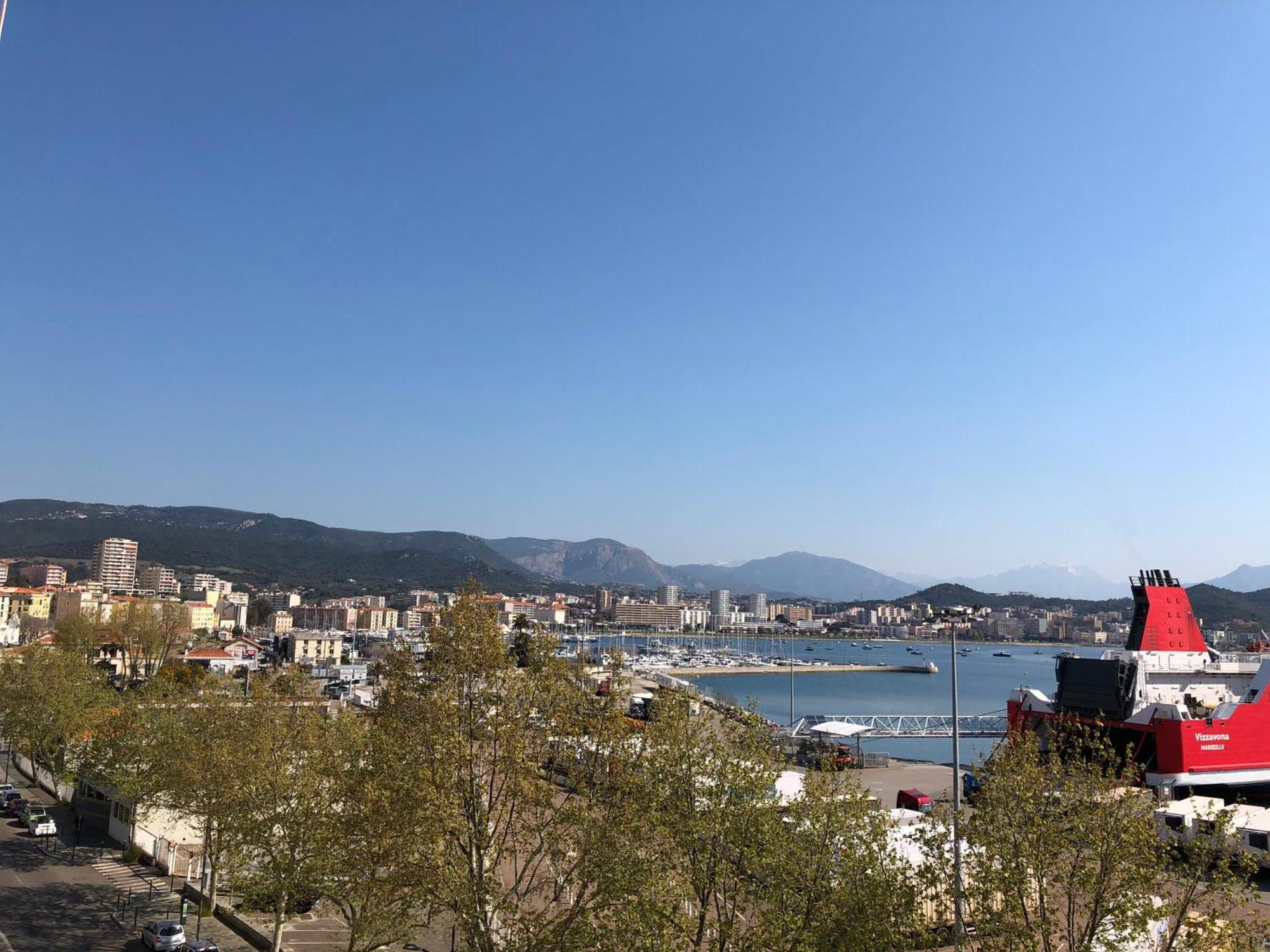 Hotel Le Dauphin Ajaccio  Rum bild