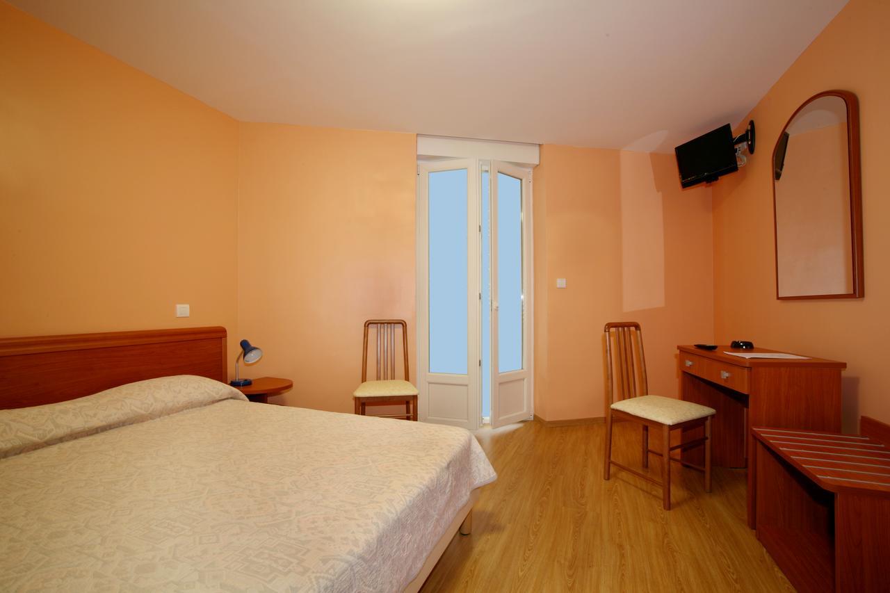 Hotel Le Dauphin Ajaccio  Exteriör bild