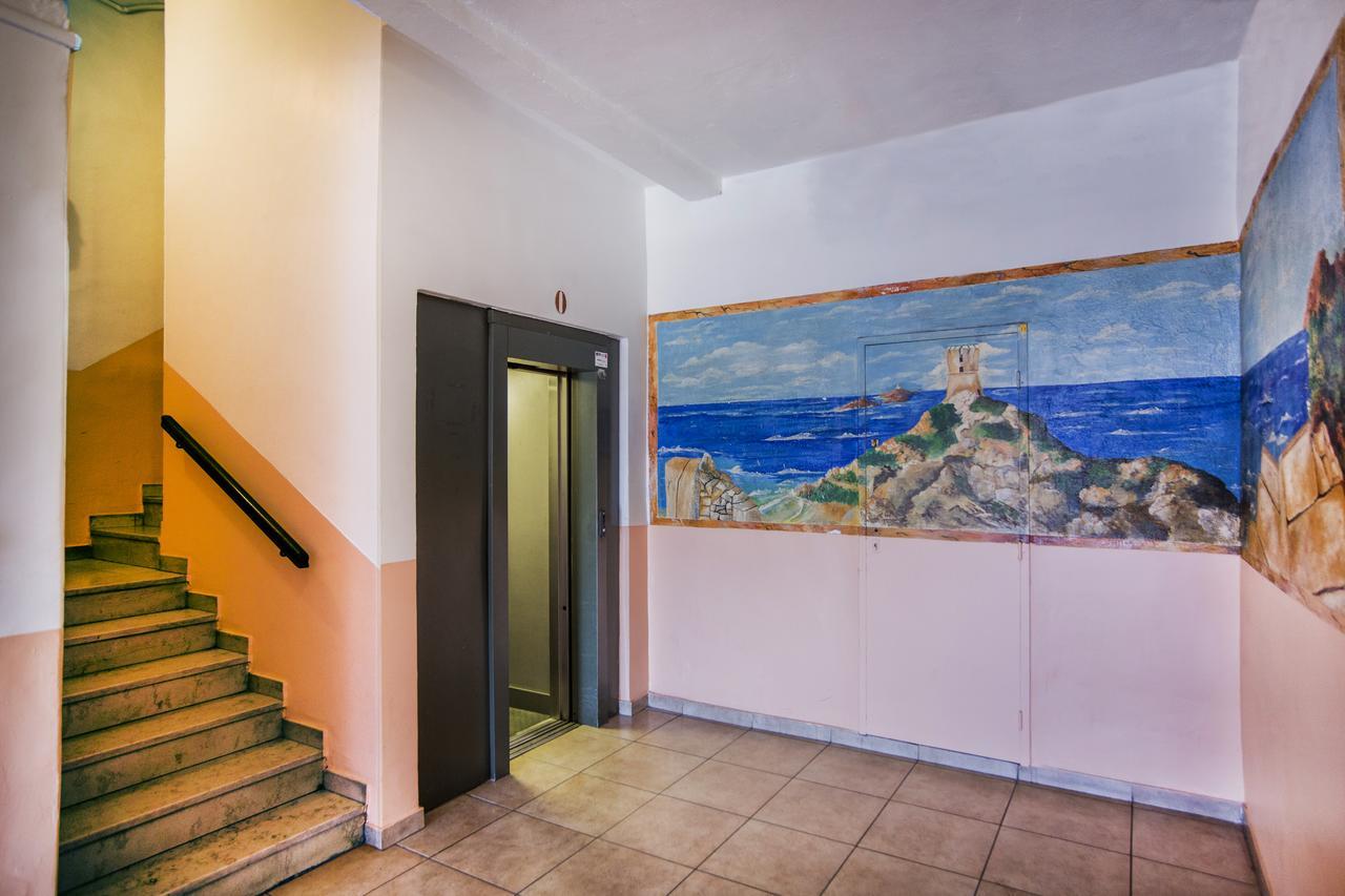 Hotel Le Dauphin Ajaccio  Exteriör bild